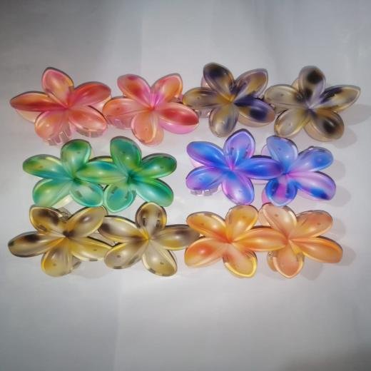 Elegant Shaded Petal Large Flower ,  Non-Slip Vibrant Floral Catcher for Thick & Long Hair